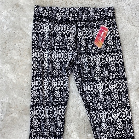 Work out capris - Picture 2 of 3